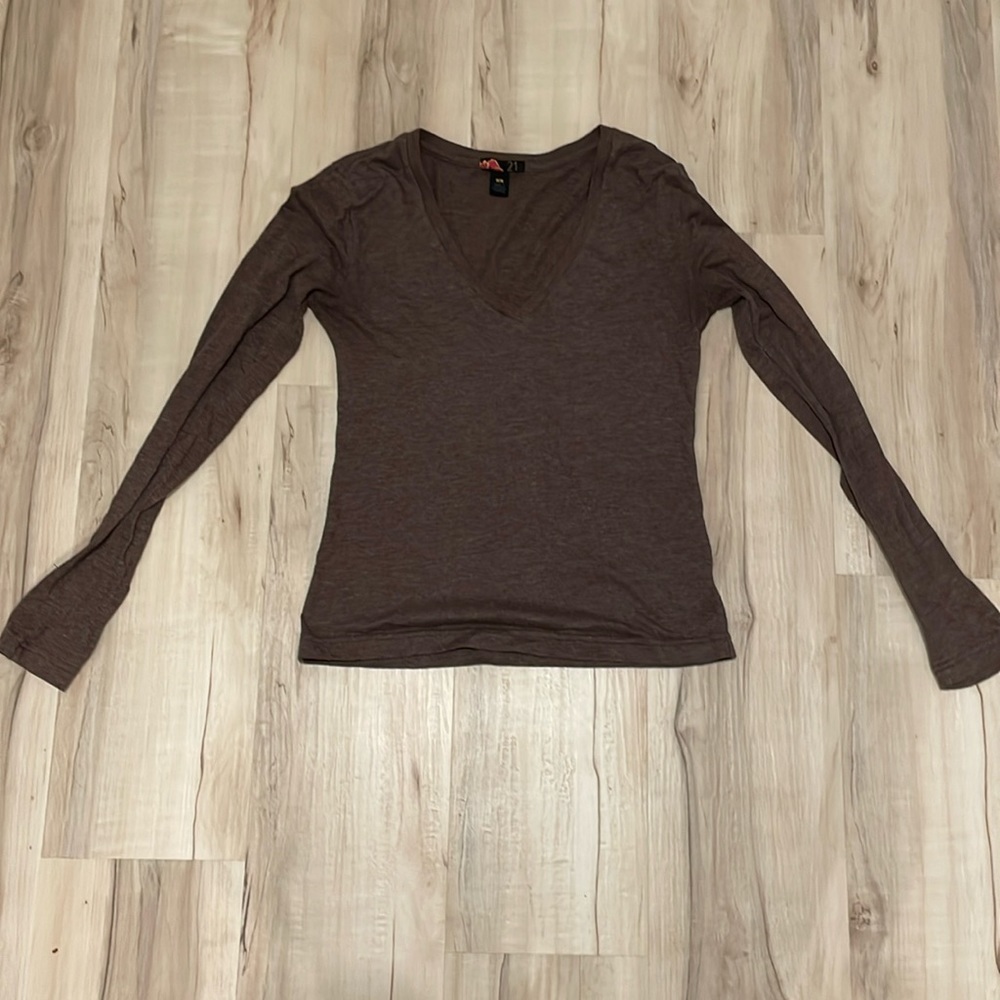 Size M Rue 21 v-neck top